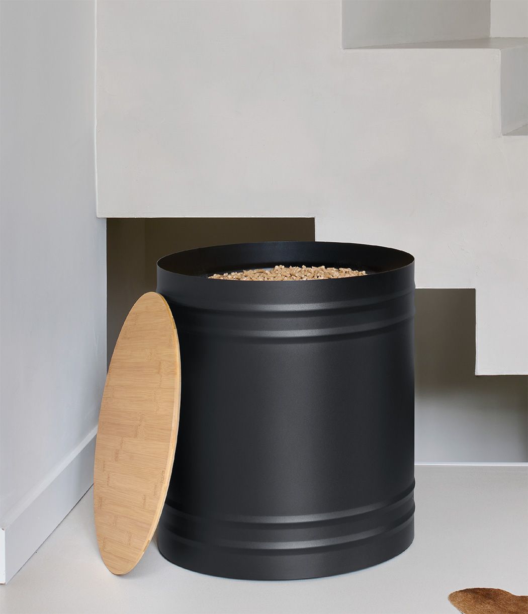 3542641731402-005.10837n3-reserve-granule-georgia-acier-noir-givre-couvercle-bambou-ouvert-ambiance-liste.jpg