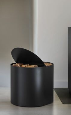 3542641732706-005.10836n3-duo-diplo-mixte-bois-granules-acier-noir-givre-bois-granule-ouvert-ambiance-fiche.jpg